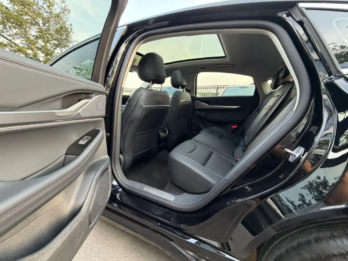 2025 Lincoln Z 2.0T 261HP L4 8AT,autocango,china used car exporter,china ev exporter,chinese used car exporter,chinese used ev exporter