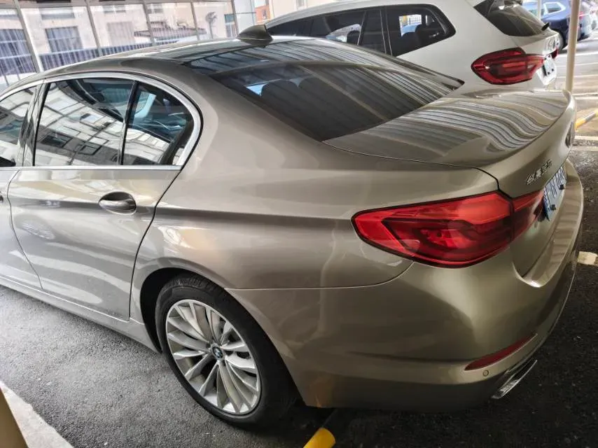 2020 BMW 5 Series 2.0T 252HP L4 8AT,autocango,china used car exporter,china ev exporter,chinese used car exporter,chinese used ev exporter
