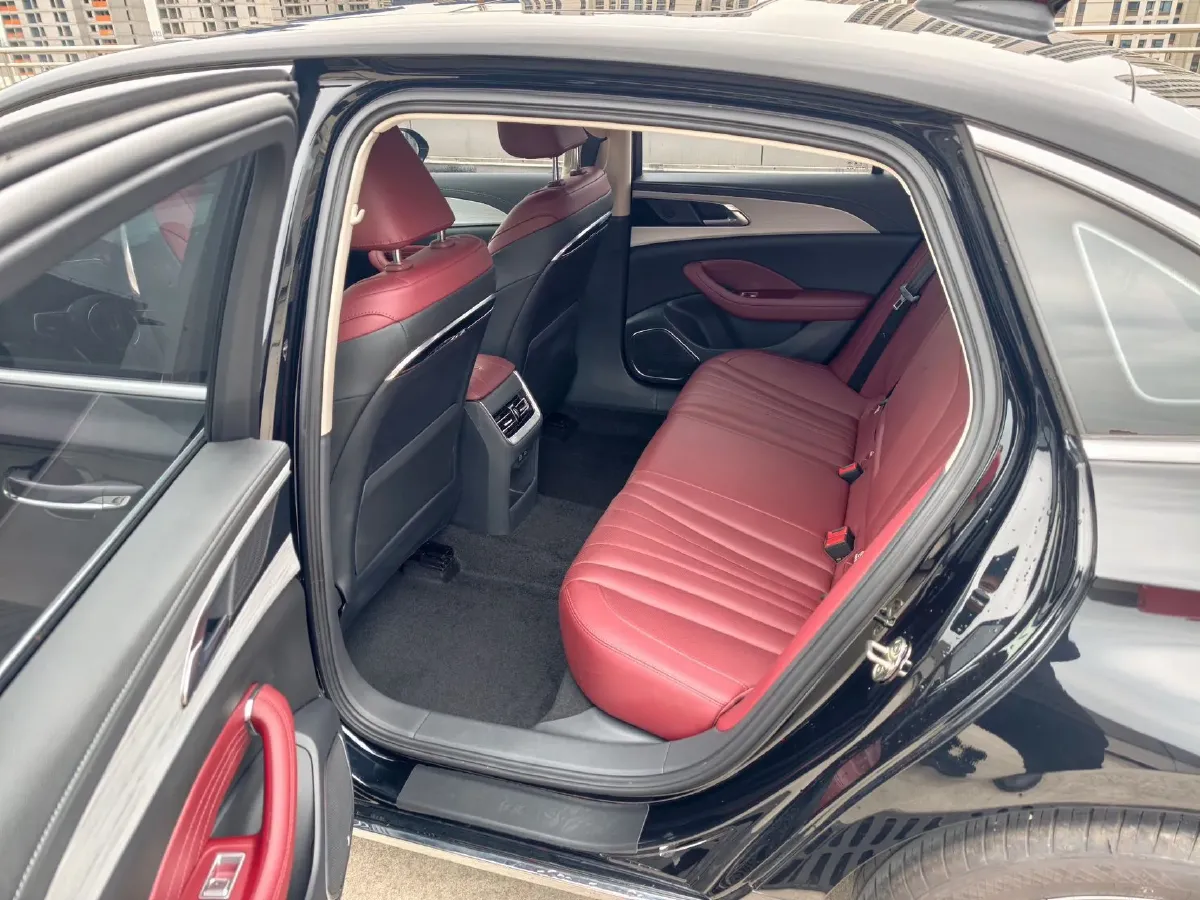 2025 HongQi H5 1.5T 169HP L4 7DCT,autocango,china used car exporter,china ev exporter,chinese used car exporter,chinese used ev exporter