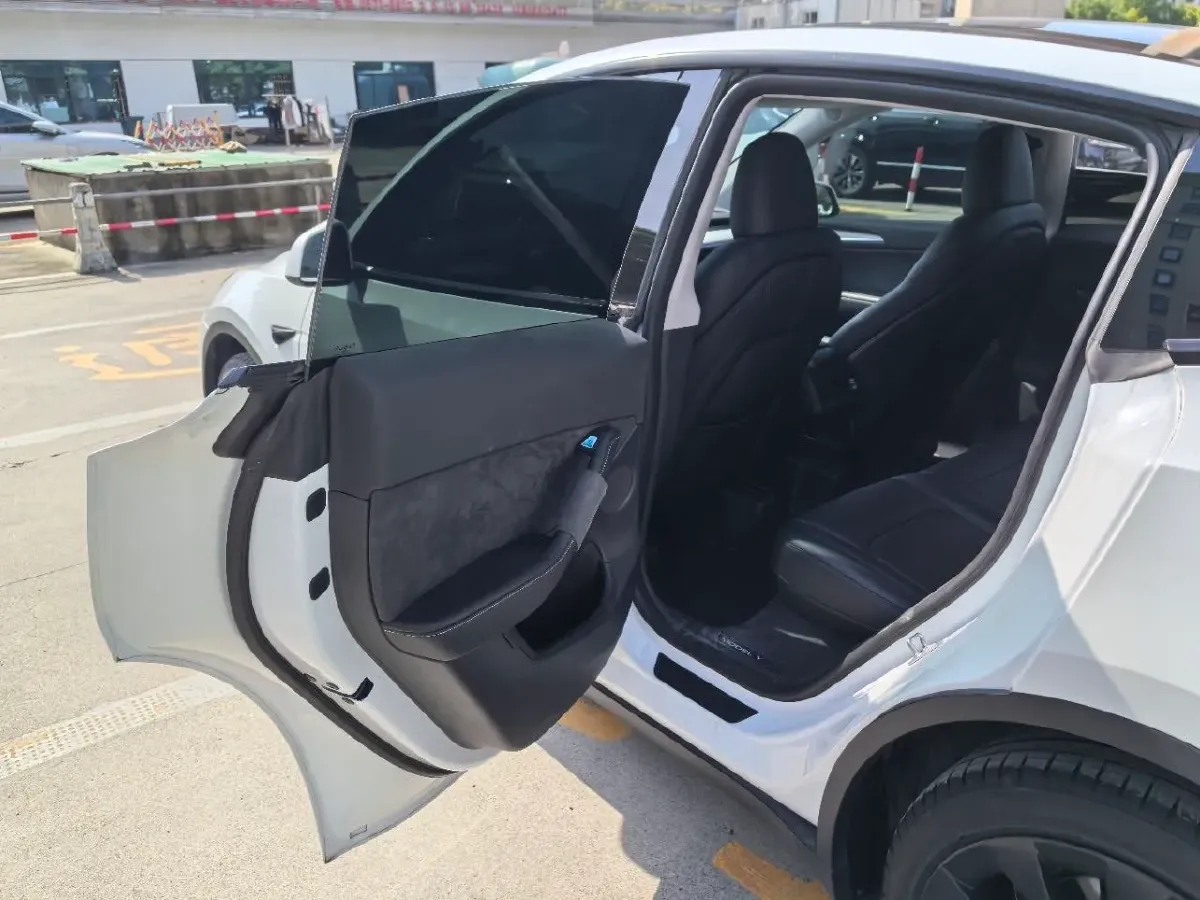 2024 Iveco OuSheng BEV 77.28KWH,autocango,china used car exporter,china ev exporter,chinese used car exporter,chinese used ev exporter