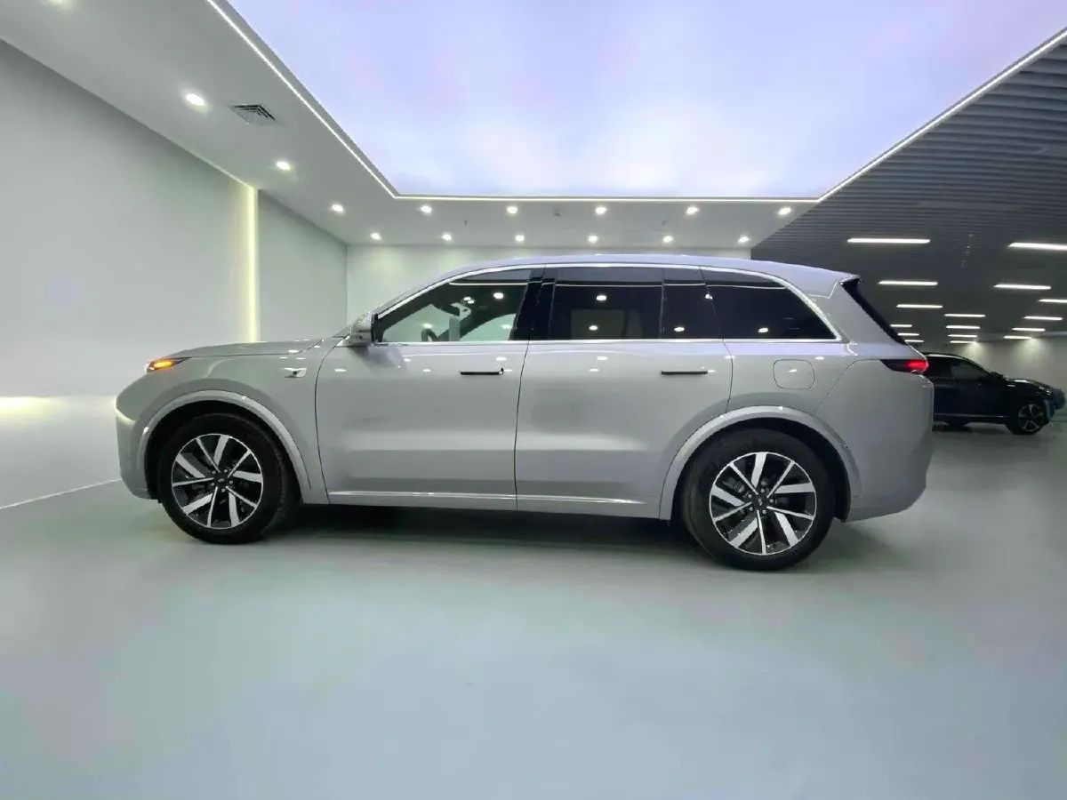 2023 Li L8 Range Extended 154HP REEV 40.9KWH,autocango,china used car exporter,china ev exporter,chinese used car exporter,chinese used ev exporter