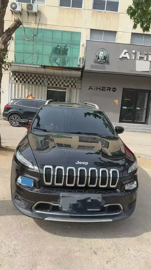 2019 Jeep Cherokee 2.0L 155HP L4 9AT,autocango,china used car exporter,china ev exporter,chinese used car exporter,chinese used ev exporter