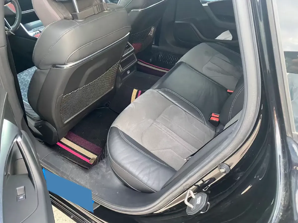 2021 Audi A6L 2.0T 190HP L4 7DCT,autocango,china used car exporter,china ev exporter,chinese used car exporter,chinese used ev exporter