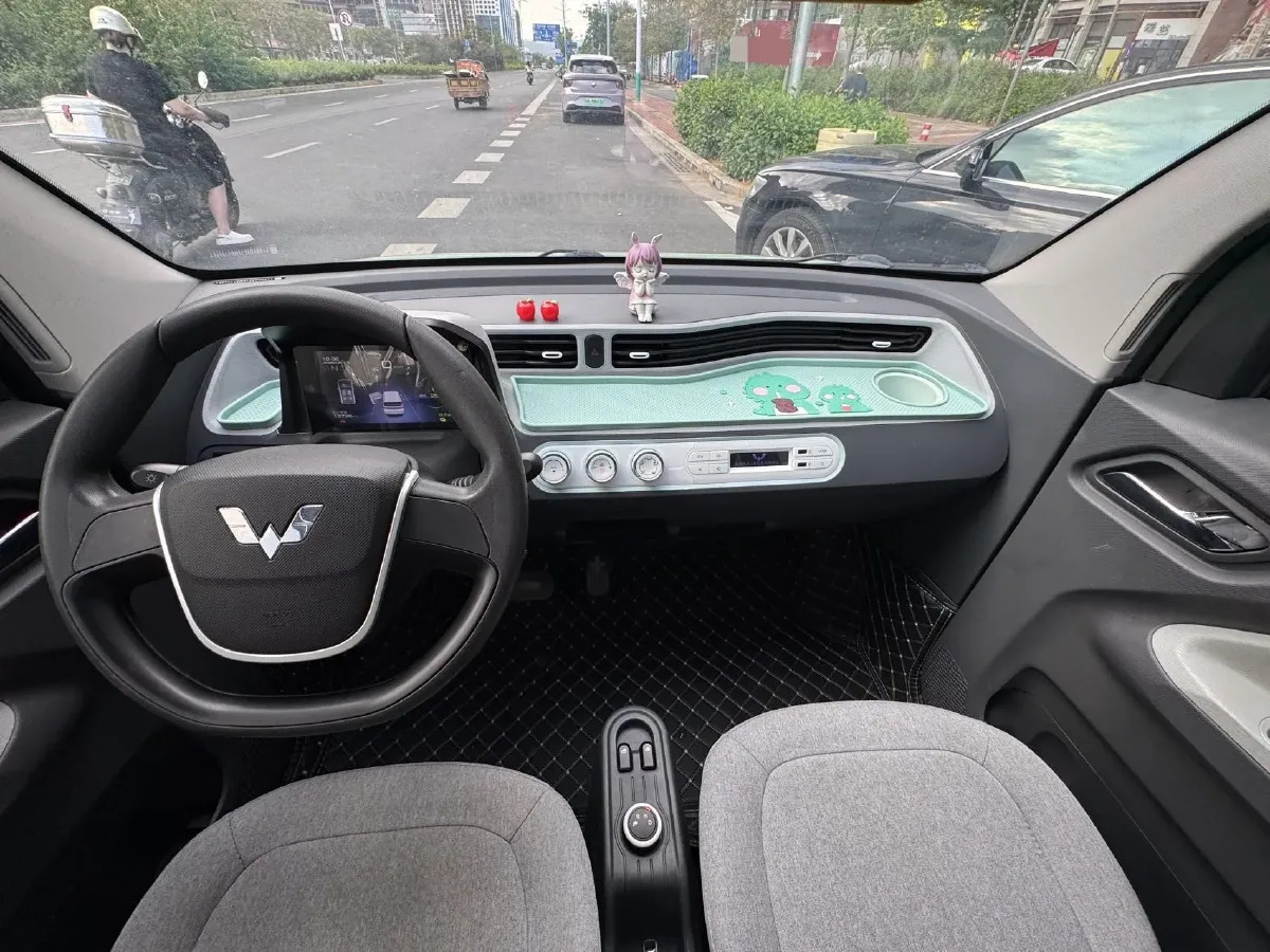 2021 WuLing HongGuang MINI EV BEV 13.9KWH,autocango,china used car exporter,china ev exporter,chinese used car exporter,chinese used ev exporter