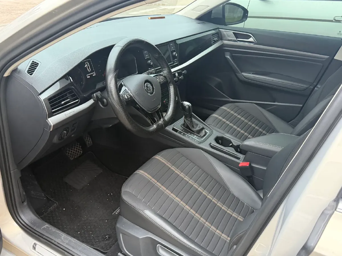 2018 Skoda Karoq 1.4T 150HP L4 7DCT,autocango,china used car exporter,china ev exporter,chinese used car exporter,chinese used ev exporter