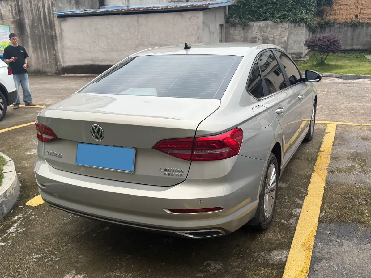 2018 Skoda Karoq 1.4T 150HP L4 7DCT,autocango,china used car exporter,china ev exporter,chinese used car exporter,chinese used ev exporter
