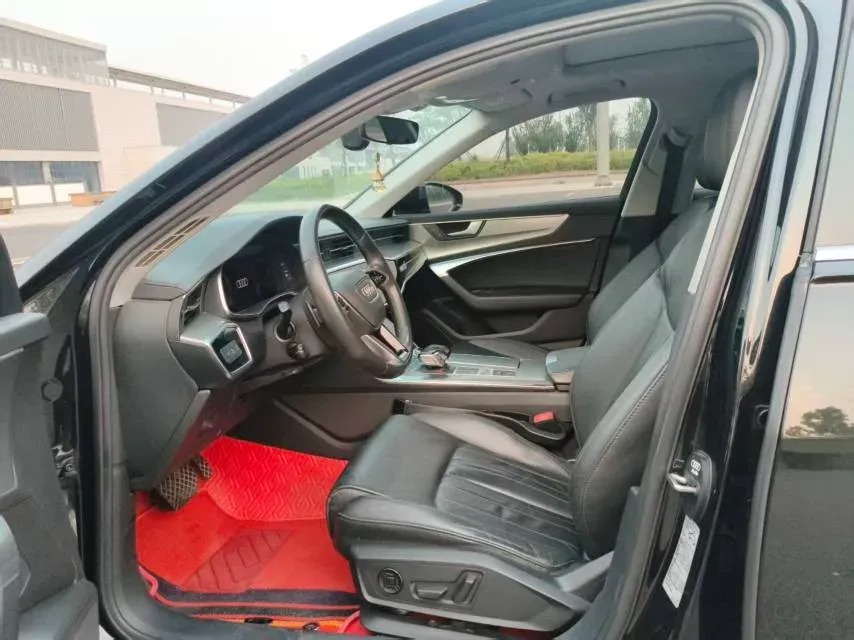 2021 Audi A6L 2.0T 190HP L4 7DCT,autocango,china used car exporter,china ev exporter,chinese used car exporter,chinese used ev exporter