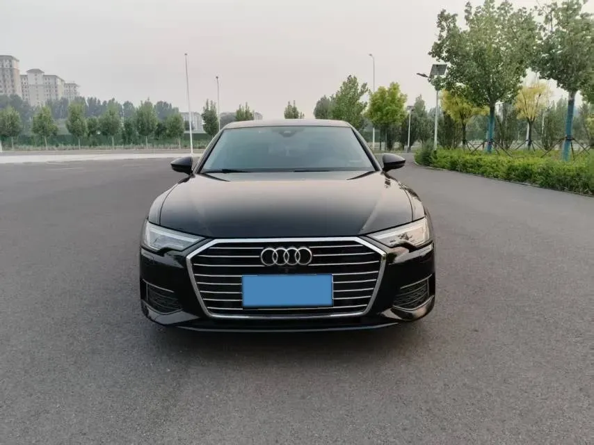 2021 Audi A6L 2.0T 190HP L4 7DCT,autocango,china used car exporter,china ev exporter,chinese used car exporter,chinese used ev exporter