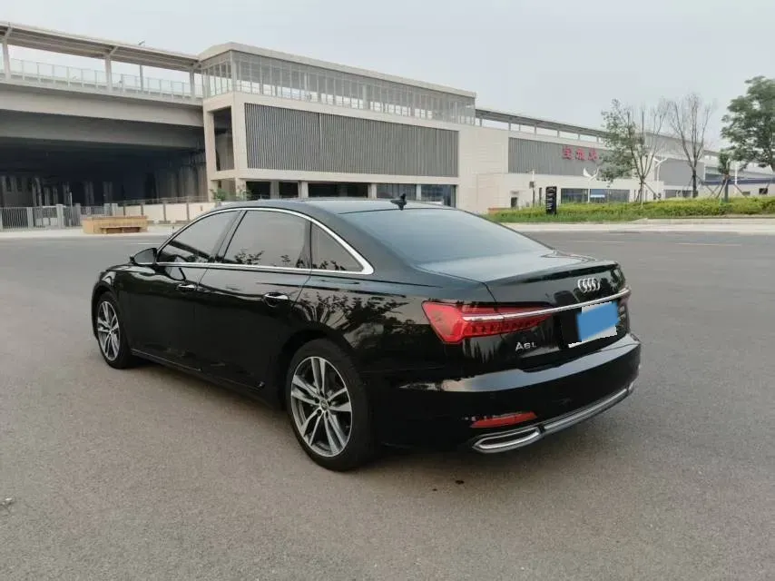 2021 Audi A6L 2.0T 190HP L4 7DCT,autocango,china used car exporter,china ev exporter,chinese used car exporter,chinese used ev exporter