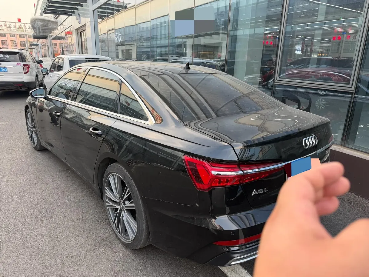 2021 Audi A6L 2.0T 224HP L4 7DCT,autocango,china used car exporter,china ev exporter,chinese used car exporter,chinese used ev exporter