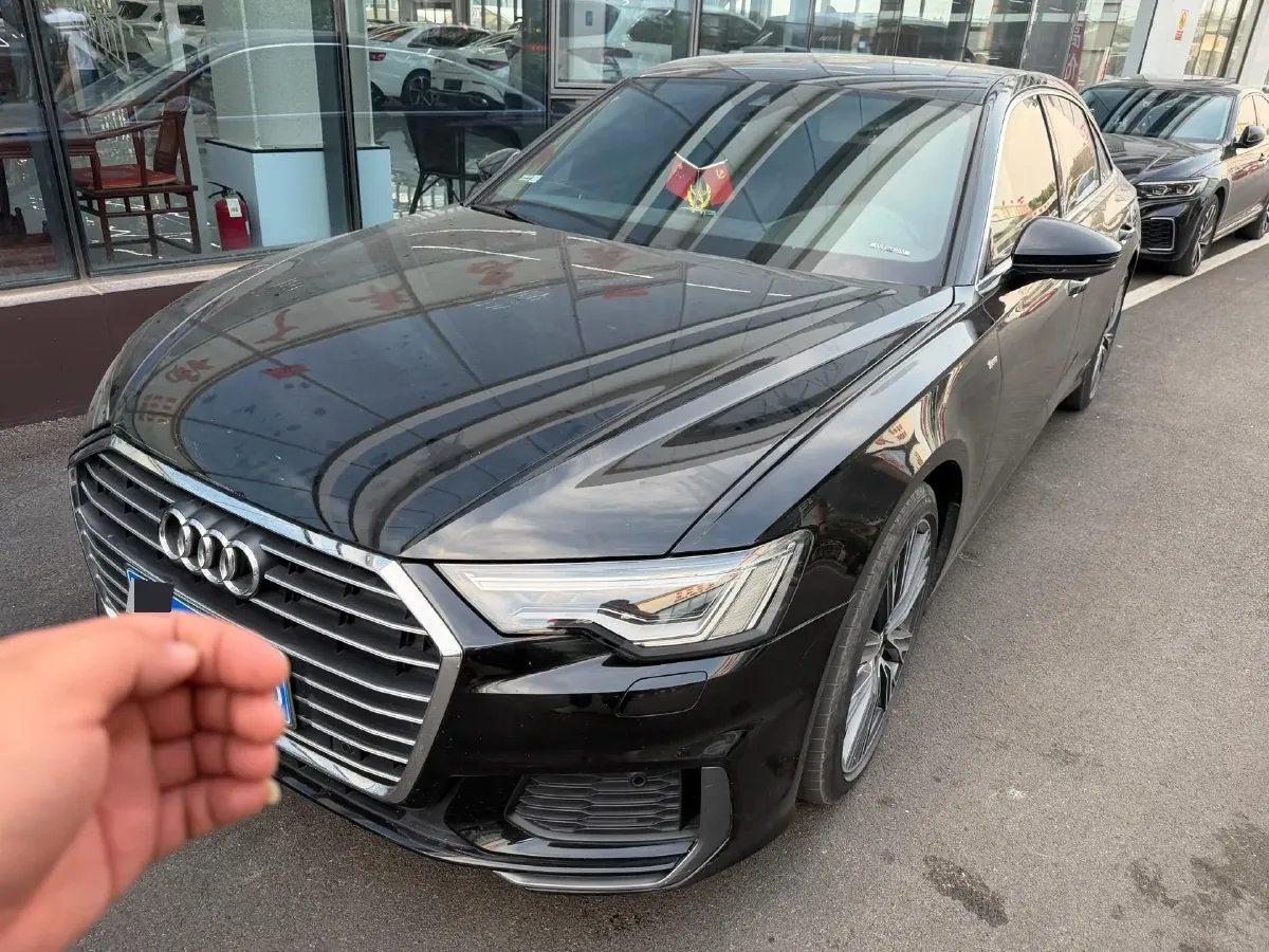 2021 Audi A6L 2.0T 224HP L4 7DCT,autocango,china used car exporter,china ev exporter,chinese used car exporter,chinese used ev exporter