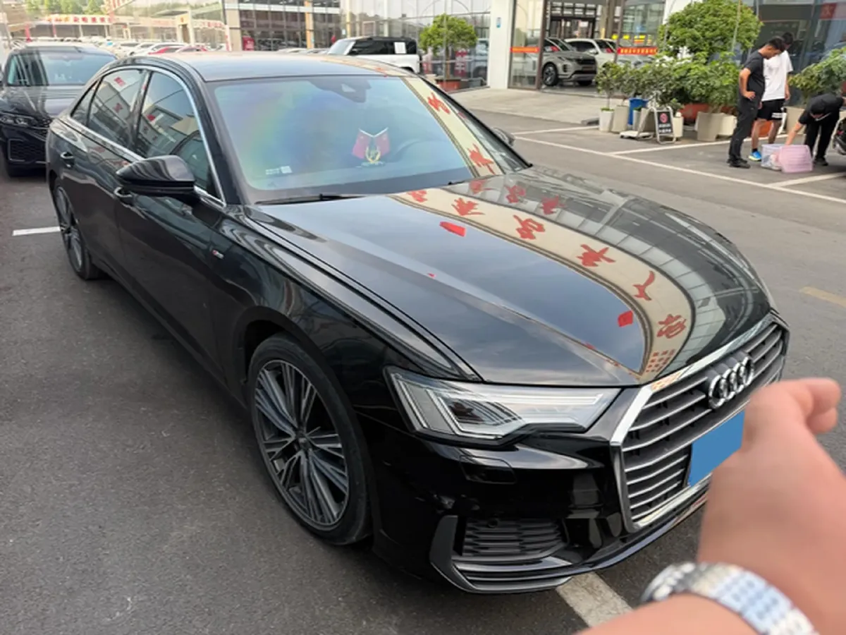 2021 Audi A6L 2.0T 224HP L4 7DCT,autocango,china used car exporter,china ev exporter,chinese used car exporter,chinese used ev exporter