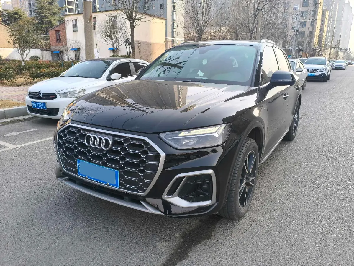 2025 Audi Q5L 2.0T 190HP L4 7DCT,autocango,china used car exporter,china ev exporter,chinese used car exporter,chinese used ev exporter