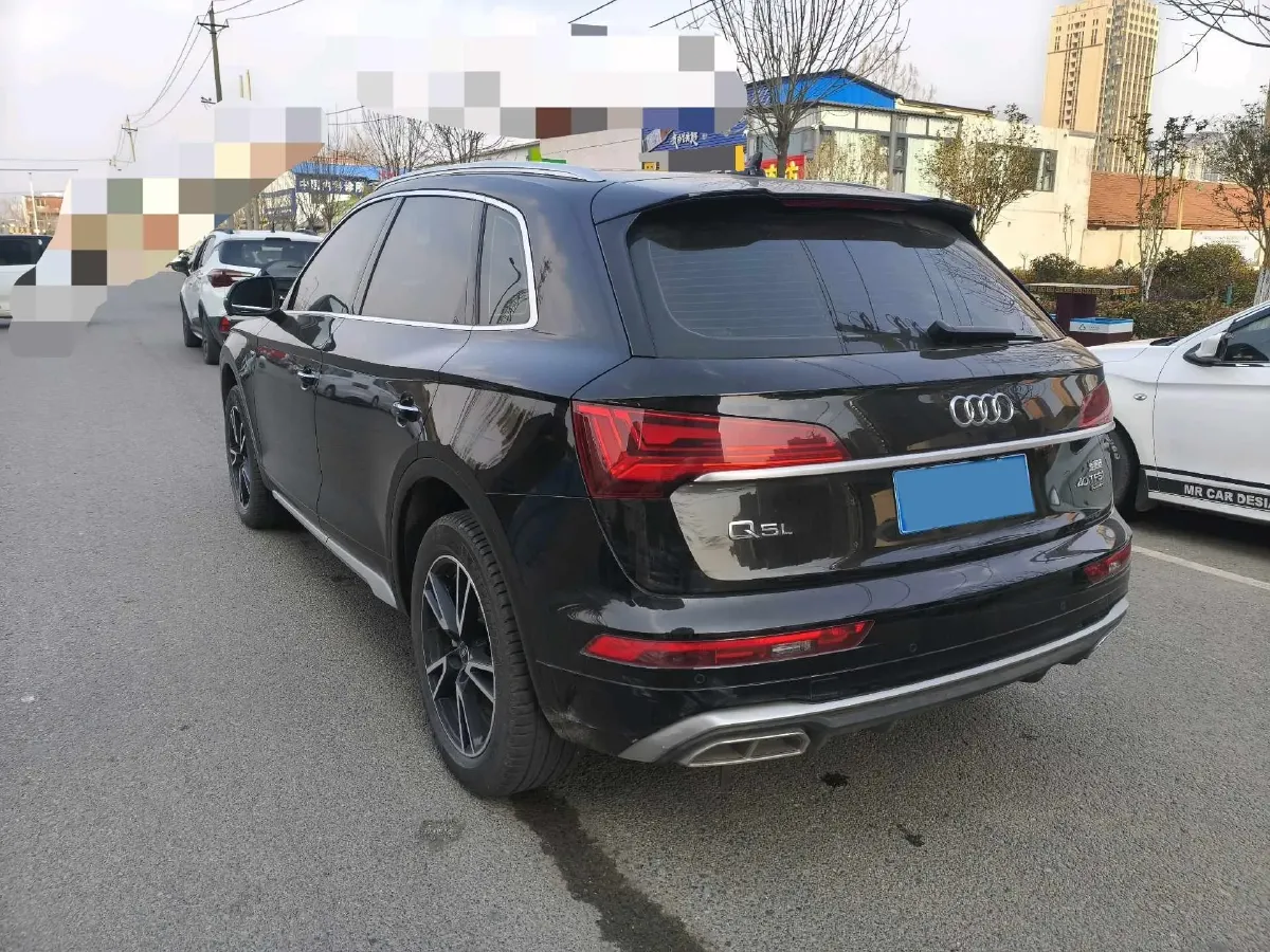 2025 Audi Q5L 2.0T 190HP L4 7DCT,autocango,china used car exporter,china ev exporter,chinese used car exporter,chinese used ev exporter