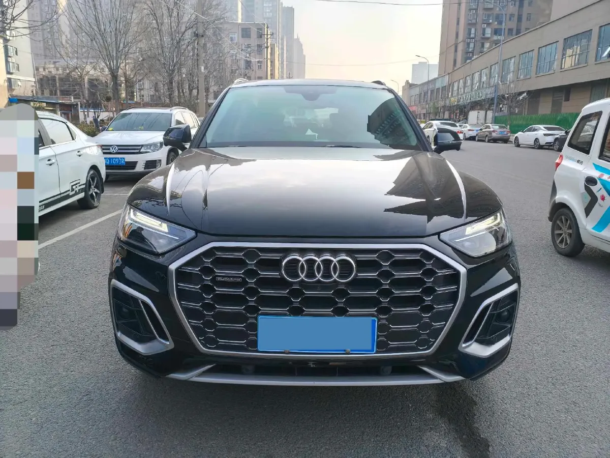 2025 Audi Q5L 2.0T 190HP L4 7DCT,autocango,china used car exporter,china ev exporter,chinese used car exporter,chinese used ev exporter