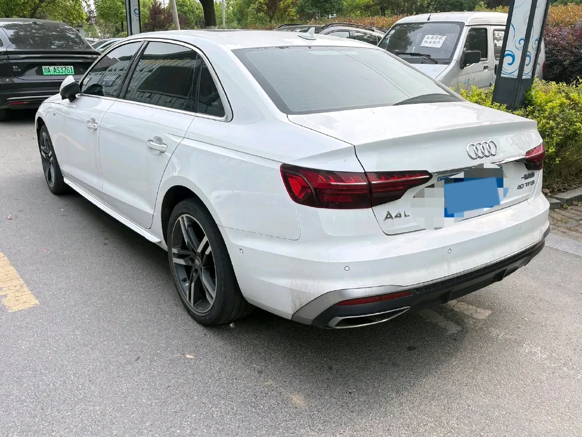 2020 Audi A4L 2.0T 190HP L4 7DCT,autocango,china used car exporter,china ev exporter,chinese used car exporter,chinese used ev exporter