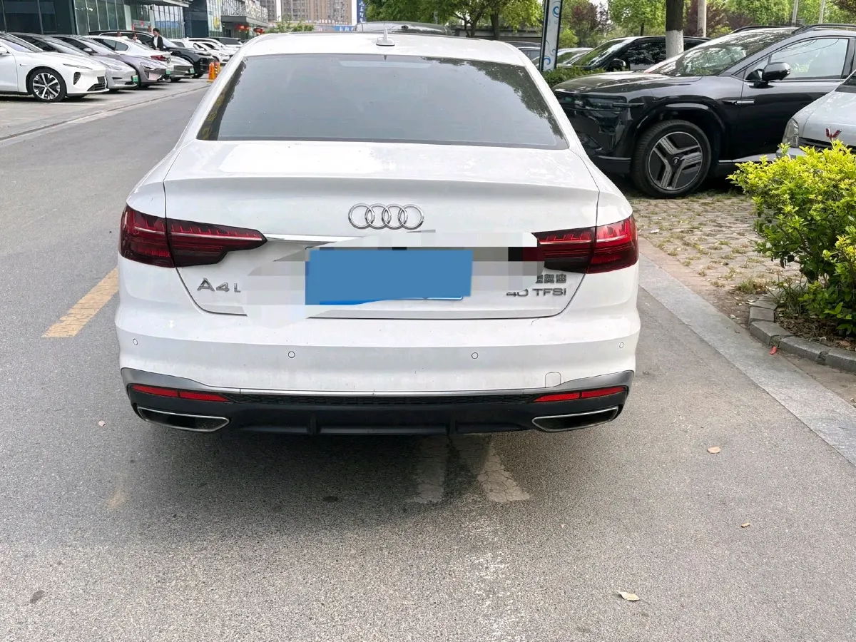 2020 Audi A4L 2.0T 190HP L4 7DCT,autocango,china used car exporter,china ev exporter,chinese used car exporter,chinese used ev exporter
