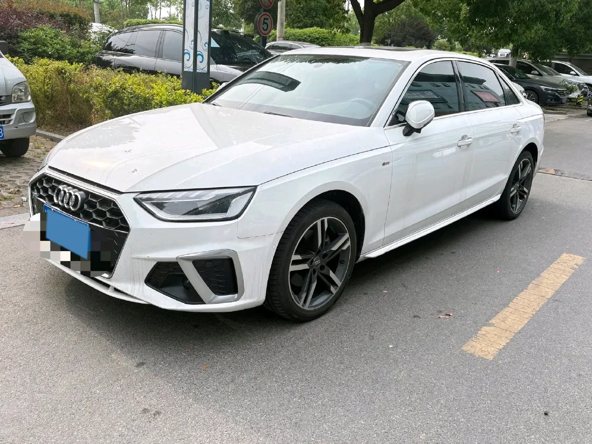2020 Audi A4L 2.0T 190HP L4 7DCT,autocango,china used car exporter,china ev exporter,chinese used car exporter,chinese used ev exporter