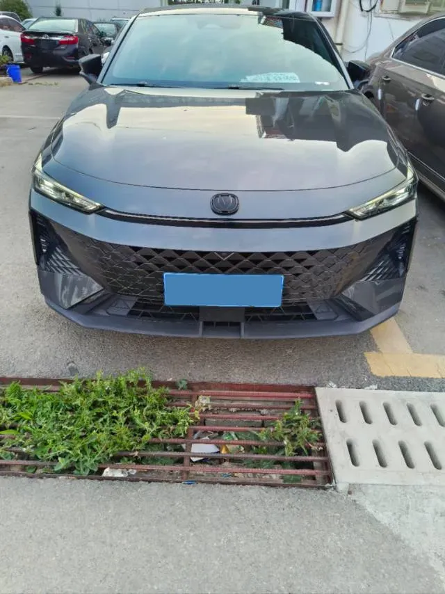 2024 ChangAn UNI-V 1.5T 188HP L4 7DCT,autocango,china used car exporter,china ev exporter,chinese used car exporter,chinese used ev exporter