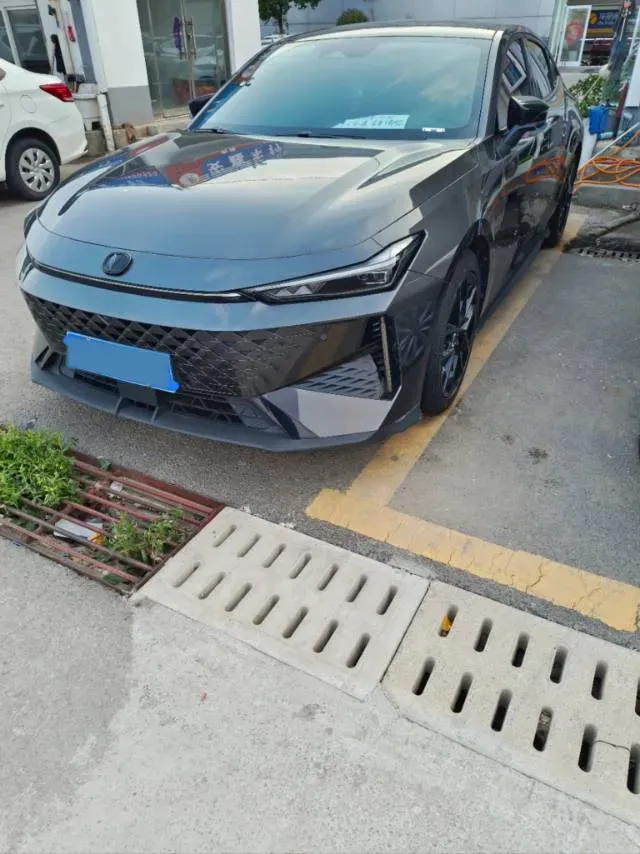 2024 ChangAn UNI-V 1.5T 188HP L4 7DCT,autocango,china used car exporter,china ev exporter,chinese used car exporter,chinese used ev exporter