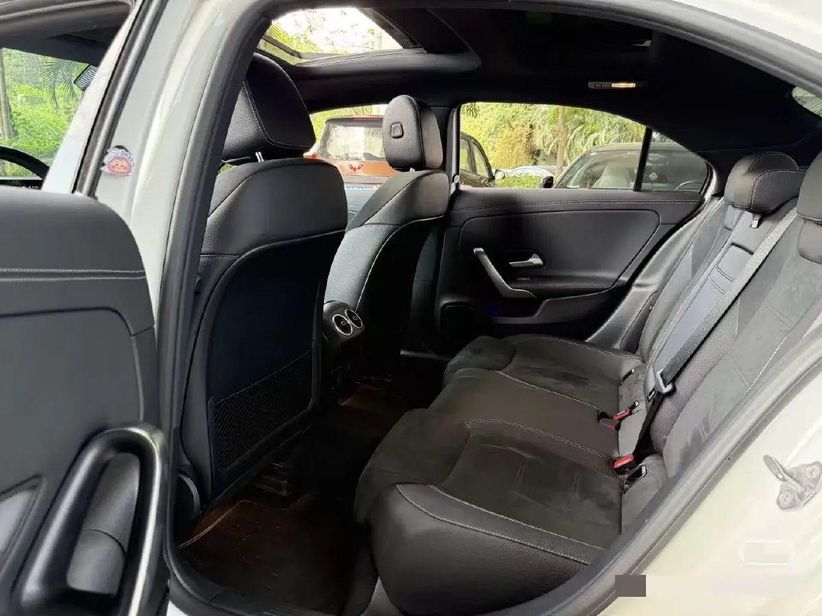 2022 Mercedes-Benz A Class 1.3T 163HP L4 7DCT,autocango,china used car exporter,china ev exporter,chinese used car exporter,chinese used ev exporter