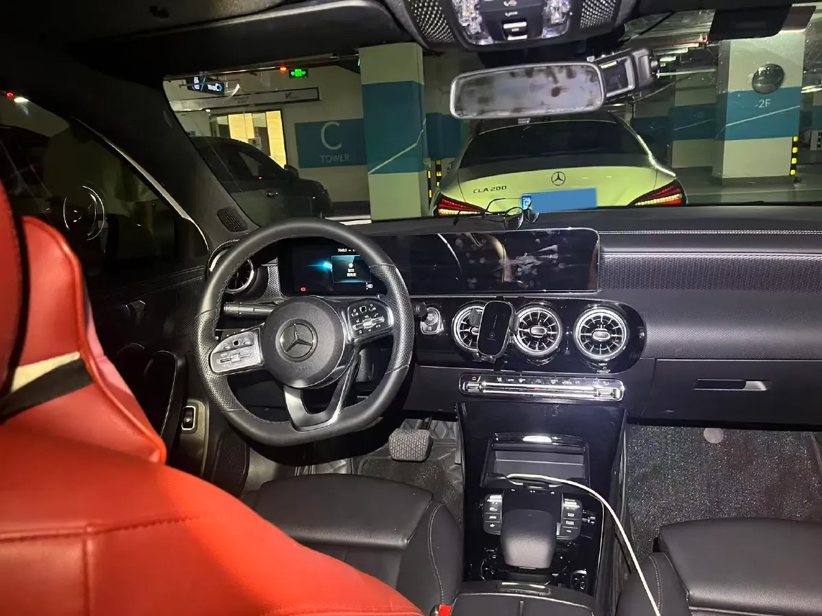 2022 Mercedes-Benz A Class 1.3T 163HP L4 7DCT,autocango,china used car exporter,china ev exporter,chinese used car exporter,chinese used ev exporter