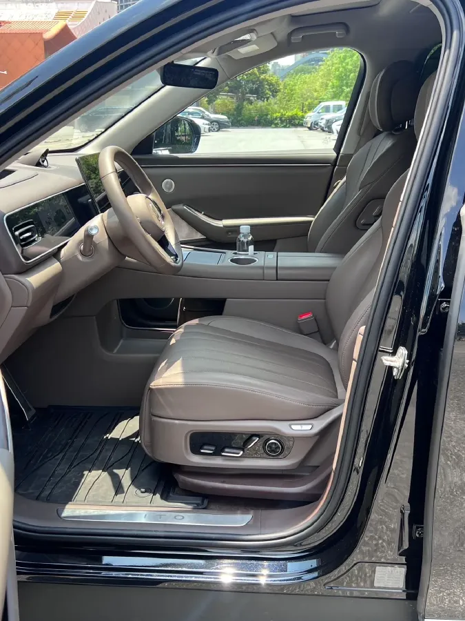 2026 AITO AITO M7 REEV 160HP REEV,autocango,china used car exporter,china ev exporter,chinese used car exporter,chinese used ev exporter