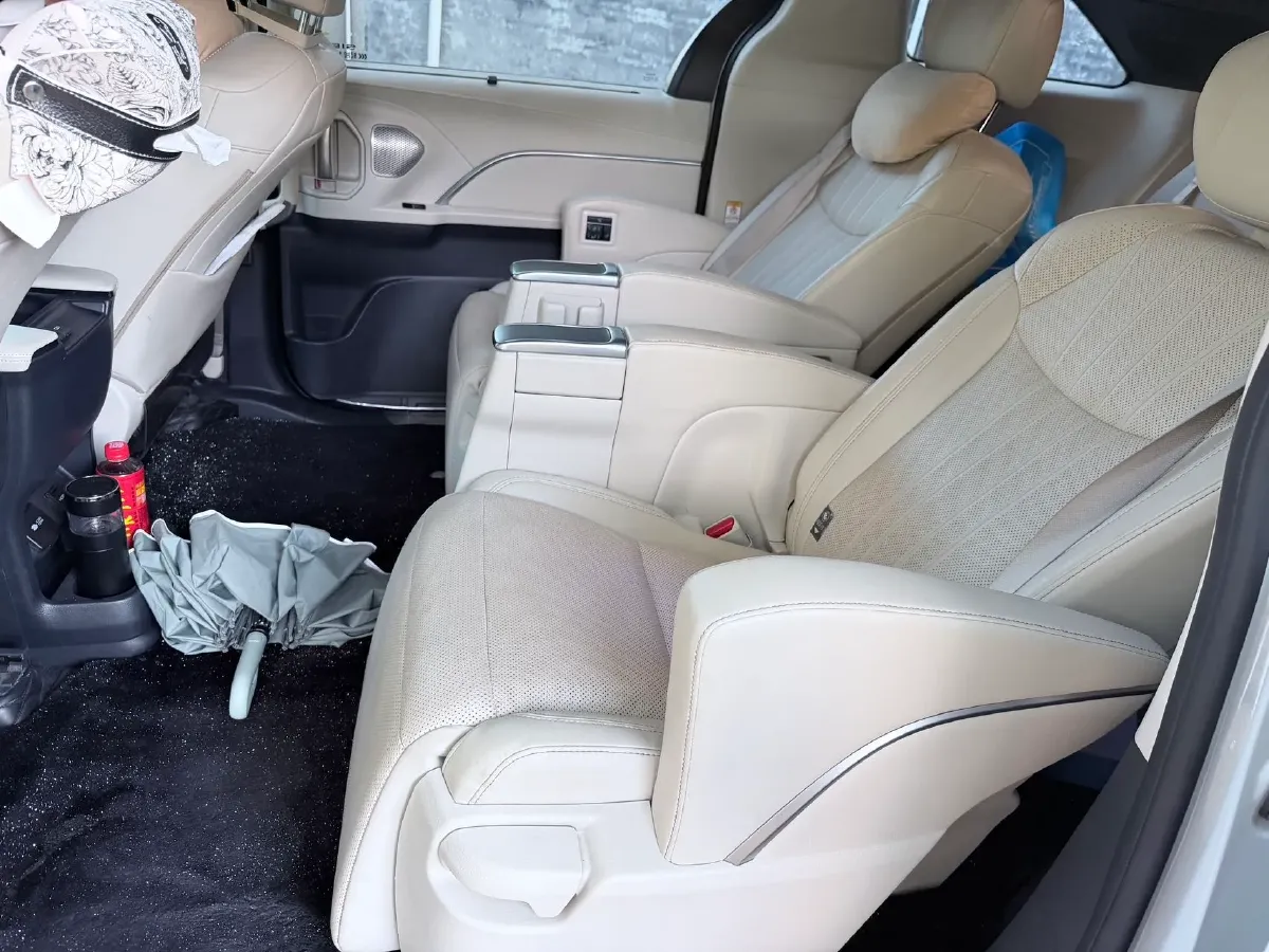 2024 Toyota Sienna 2.5L 189HP L4 E-CVT Hybrid,autocango,china used car exporter,china ev exporter,chinese used car exporter,chinese used ev exporter