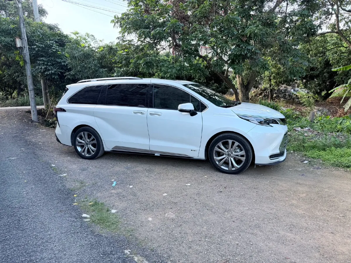 2024 Toyota Sienna 2.5L 189HP L4 E-CVT Hybrid,autocango,china used car exporter,china ev exporter,chinese used car exporter,chinese used ev exporter