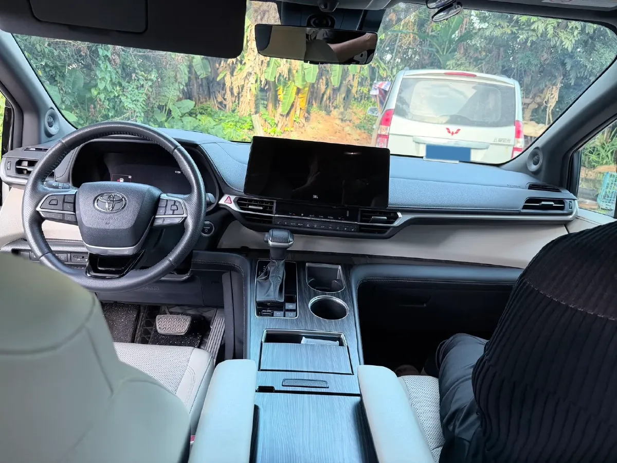 2024 Toyota Sienna 2.5L 189HP L4 E-CVT Hybrid,autocango,china used car exporter,china ev exporter,chinese used car exporter,chinese used ev exporter