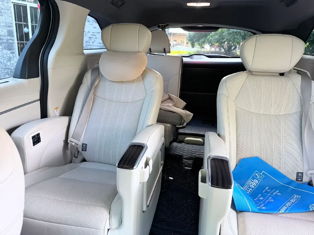 2024 Toyota Sienna 2.5L 189HP L4 E-CVT Hybrid,autocango,china used car exporter,china ev exporter,chinese used car exporter,chinese used ev exporter