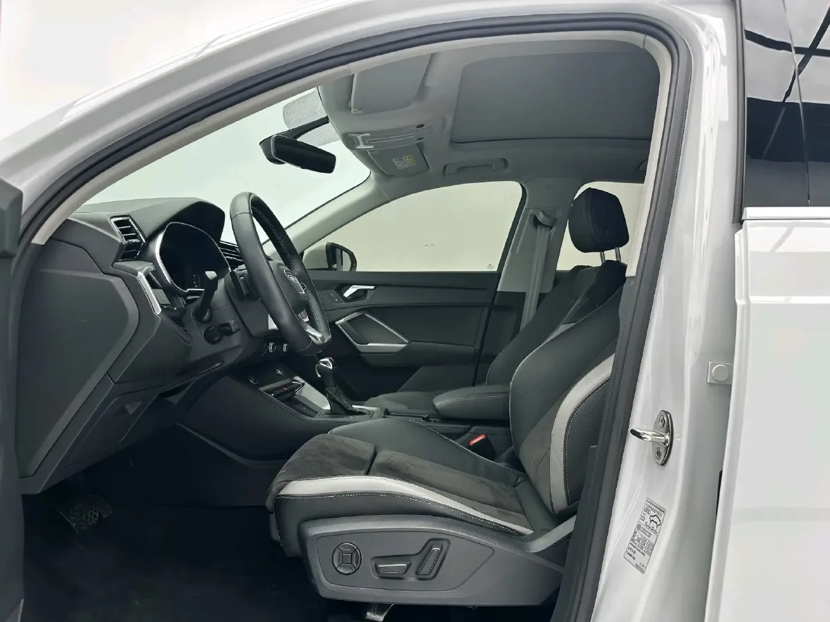 2022 Audi Q3 1.4T 150HP L4 7DCT,autocango,china used car exporter,china ev exporter,chinese used car exporter,chinese used ev exporter