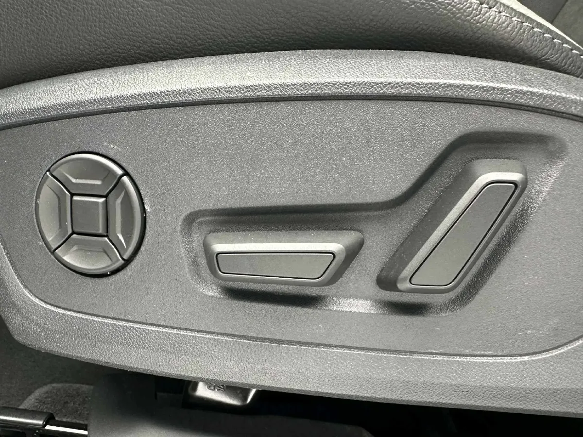 2022 Audi Q3 1.4T 150HP L4 7DCT,autocango,china used car exporter,china ev exporter,chinese used car exporter,chinese used ev exporter