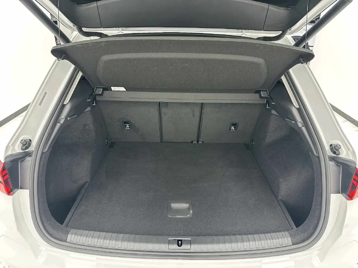 2022 Audi Q3 1.4T 150HP L4 7DCT,autocango,china used car exporter,china ev exporter,chinese used car exporter,chinese used ev exporter