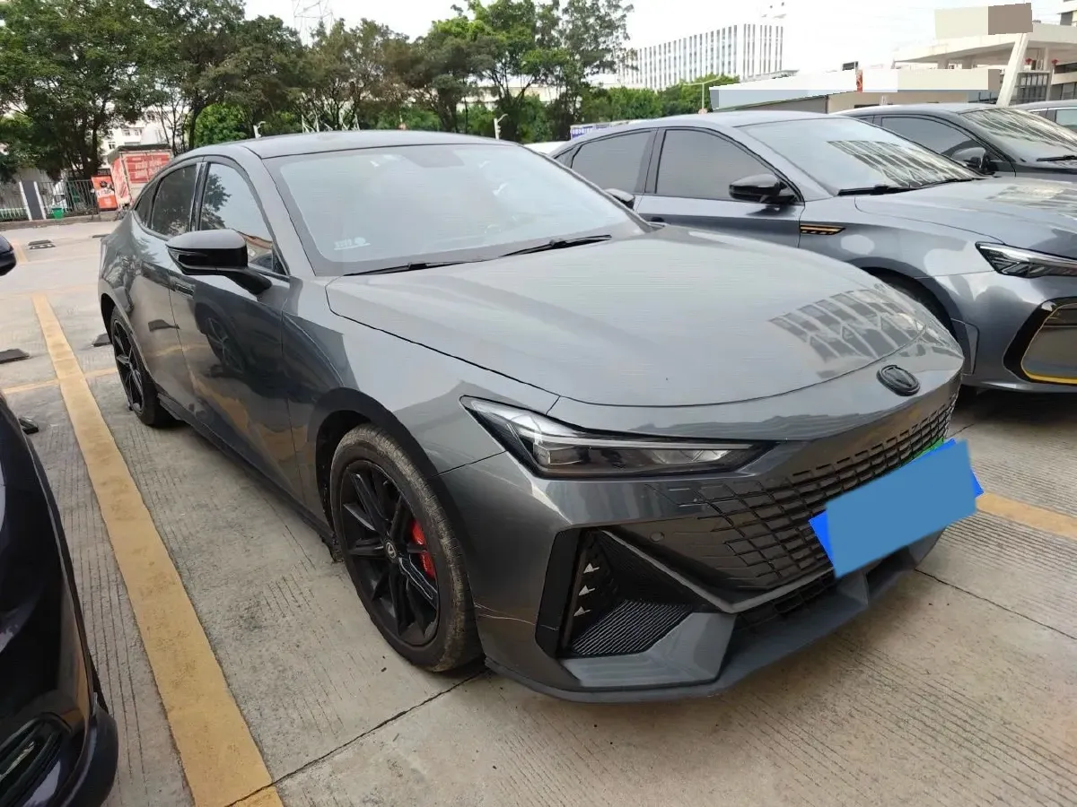 2022 ChangAn UNI-V 1.5T 188HP L4 7DCT,autocango,china used car exporter,china ev exporter,chinese used car exporter,chinese used ev exporter