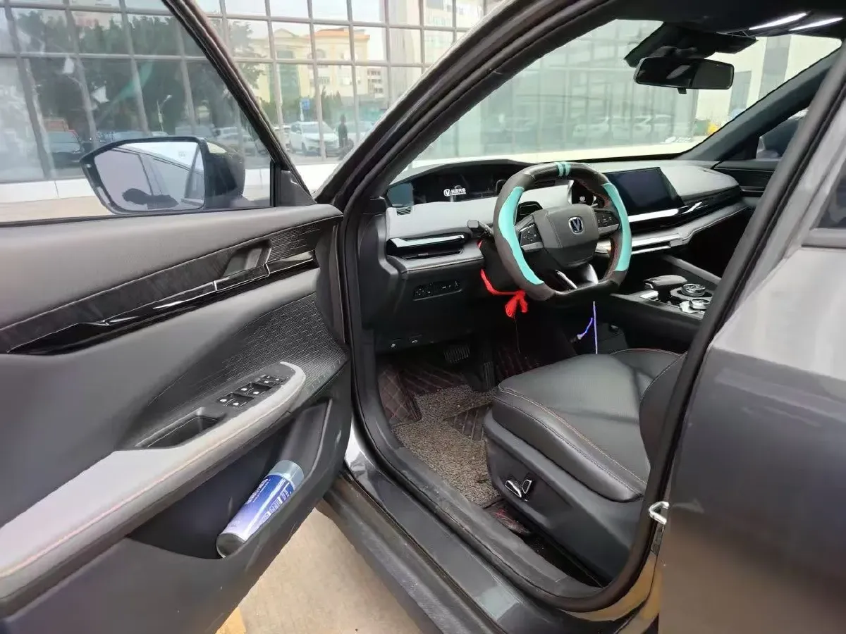 2022 ChangAn UNI-V 1.5T 188HP L4 7DCT,autocango,china used car exporter,china ev exporter,chinese used car exporter,chinese used ev exporter
