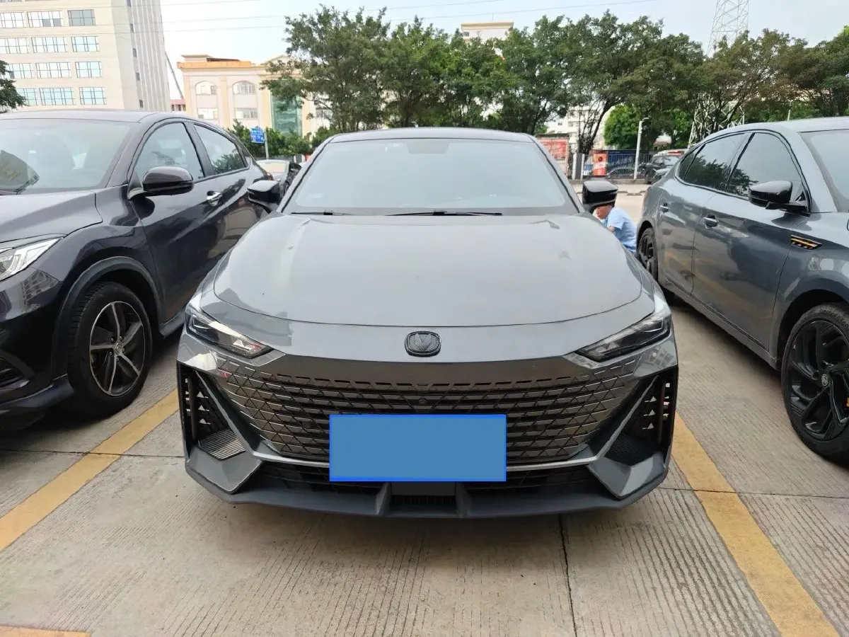 2022 ChangAn UNI-V 1.5T 188HP L4 7DCT,autocango,china used car exporter,china ev exporter,chinese used car exporter,chinese used ev exporter