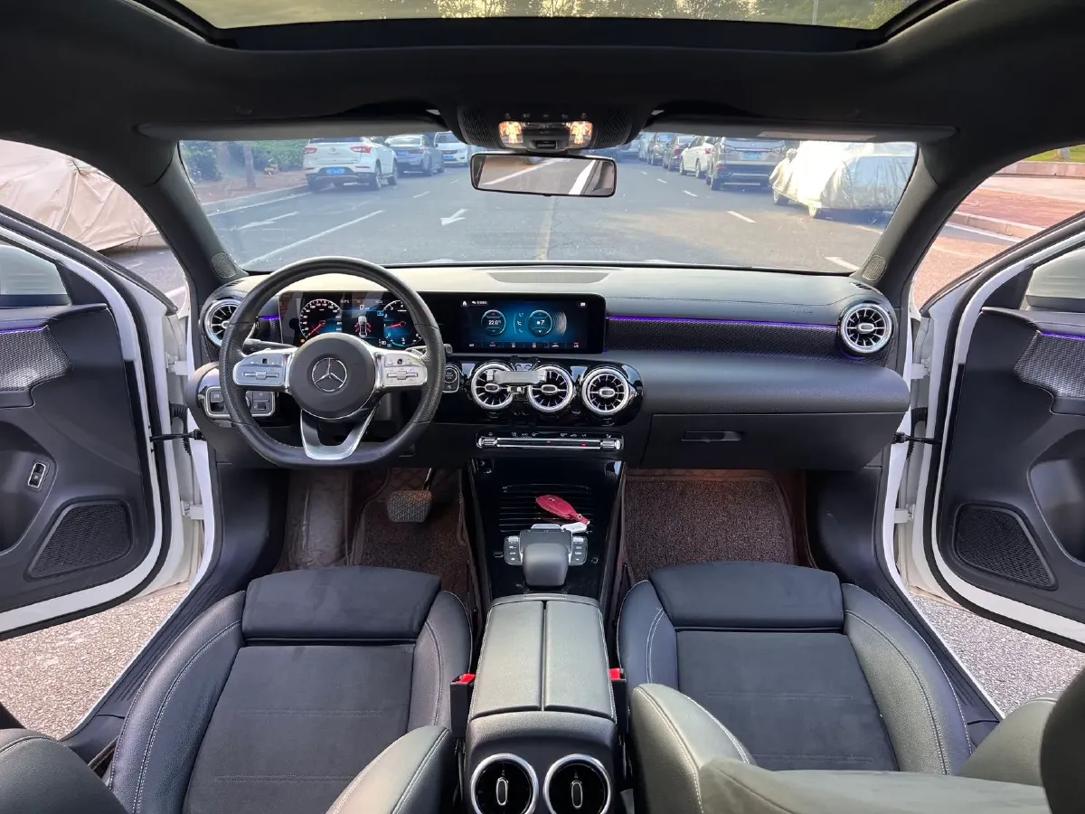 2021 Mercedes-Benz A Class 1.3T 163HP L4 7DCT,autocango,china used car exporter,china ev exporter,chinese used car exporter,chinese used ev exporter