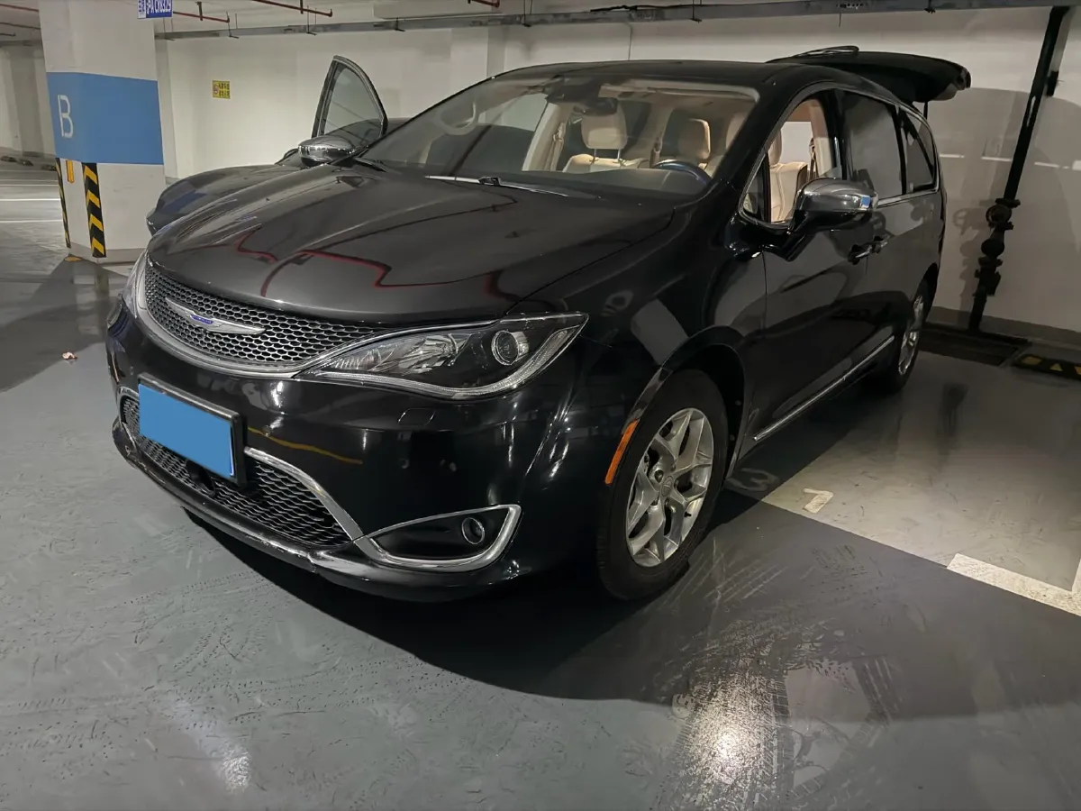 2017 Chrysler Pacifica 3.6L 279HP V6 9AT,autocango,china used car exporter,china ev exporter,chinese used car exporter,chinese used ev exporter