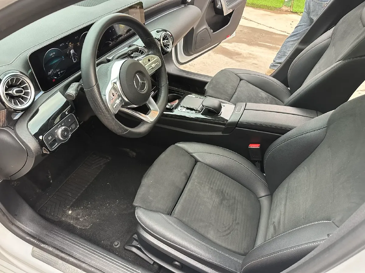 2020 Mercedes-Benz A Class 1.3T 163HP L4 7DCT,autocango,china used car exporter,china ev exporter,chinese used car exporter,chinese used ev exporter