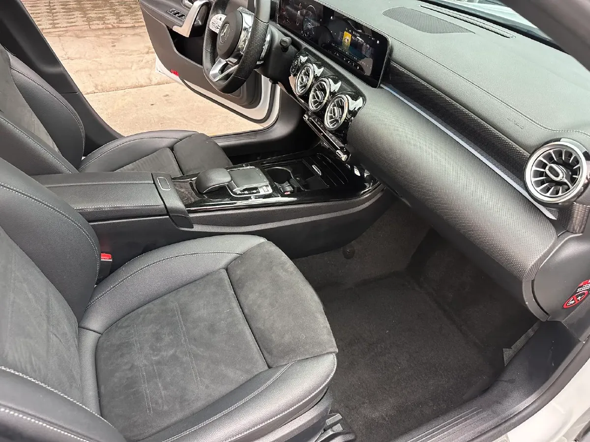 2020 Mercedes-Benz A Class 1.3T 163HP L4 7DCT,autocango,china used car exporter,china ev exporter,chinese used car exporter,chinese used ev exporter