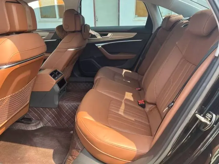 2023 Audi A6L 2.0T 245HP L4 7DCT,autocango,china used car exporter,china ev exporter,chinese used car exporter,chinese used ev exporter