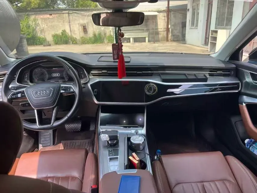 2023 Audi A6L 2.0T 245HP L4 7DCT,autocango,china used car exporter,china ev exporter,chinese used car exporter,chinese used ev exporter