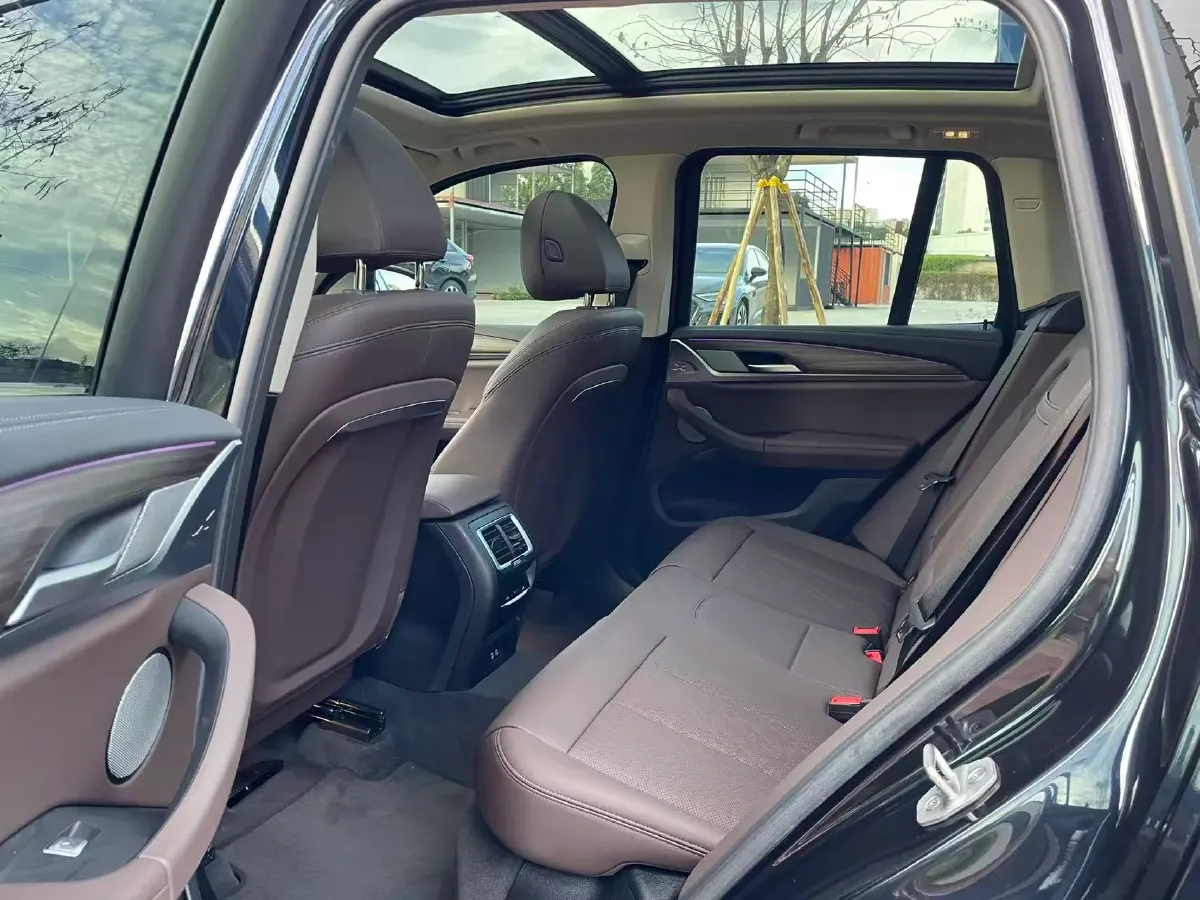 2022 BMW X3 2.0T 252HP L4 8AT,autocango,china used car exporter,china ev exporter,chinese used car exporter,chinese used ev exporter