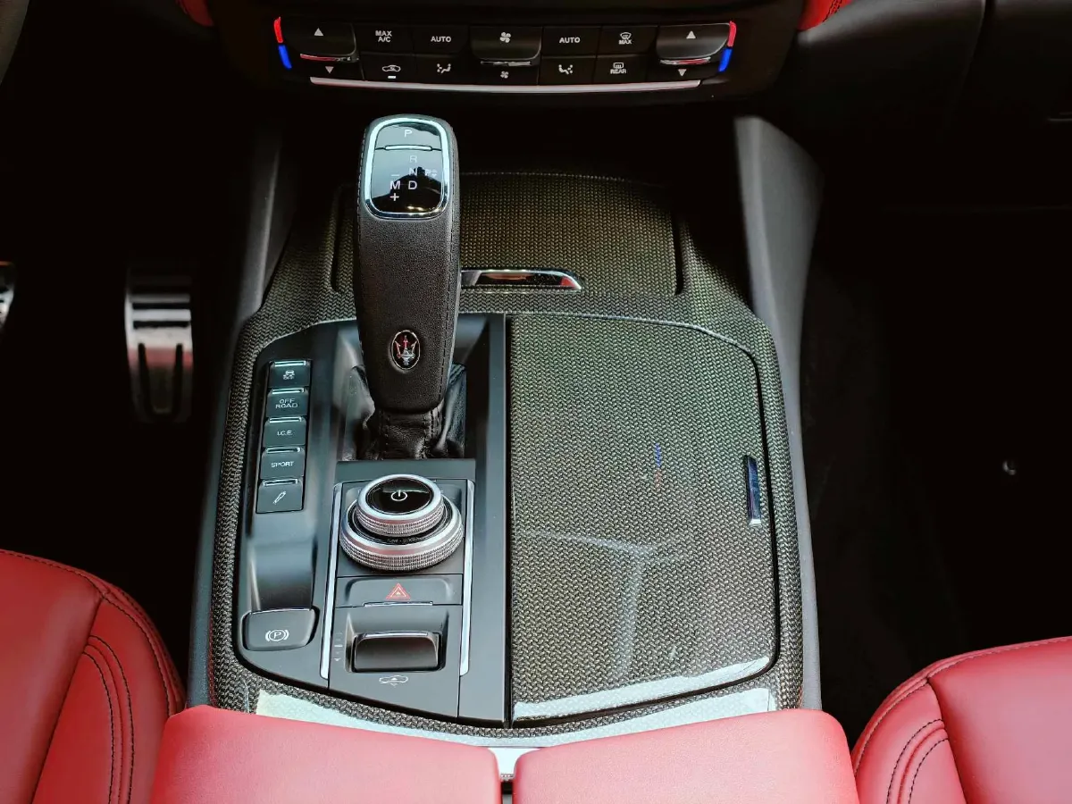 2021 Maserati Levante 3.0T 350HP V6 8AT,autocango,china used car exporter,china ev exporter,chinese used car exporter,chinese used ev exporter