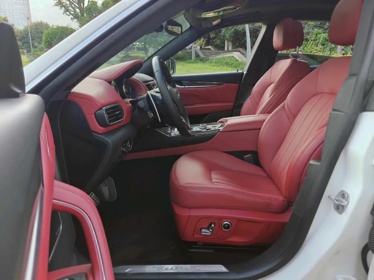 2021 Maserati Levante 3.0T 350HP V6 8AT,autocango,china used car exporter,china ev exporter,chinese used car exporter,chinese used ev exporter