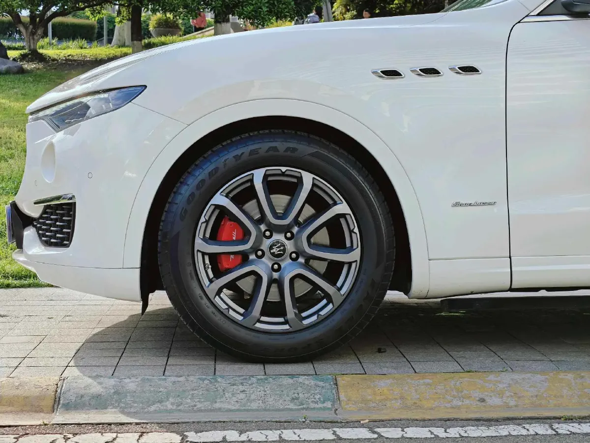 2021 Maserati Levante 3.0T 350HP V6 8AT,autocango,china used car exporter,china ev exporter,chinese used car exporter,chinese used ev exporter