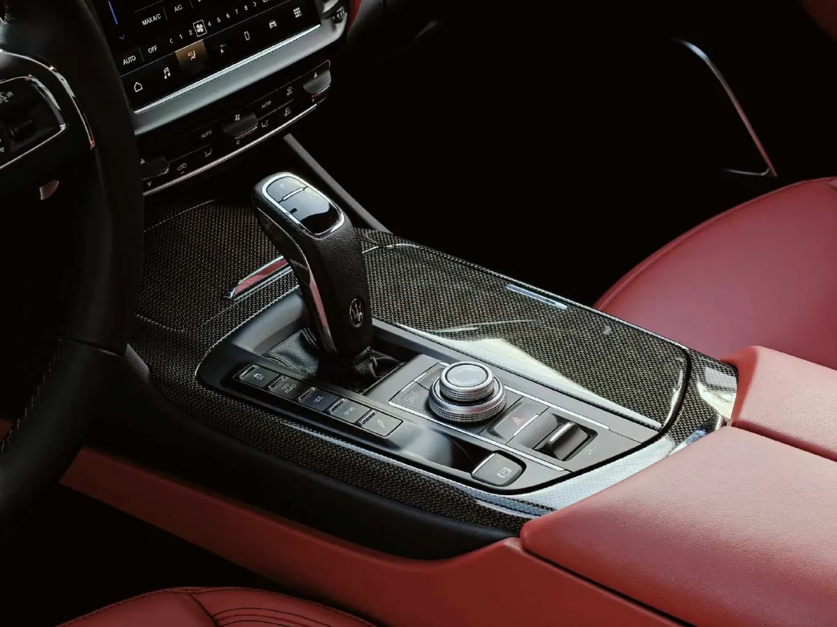 2021 Maserati Levante 3.0T 350HP V6 8AT,autocango,china used car exporter,china ev exporter,chinese used car exporter,chinese used ev exporter