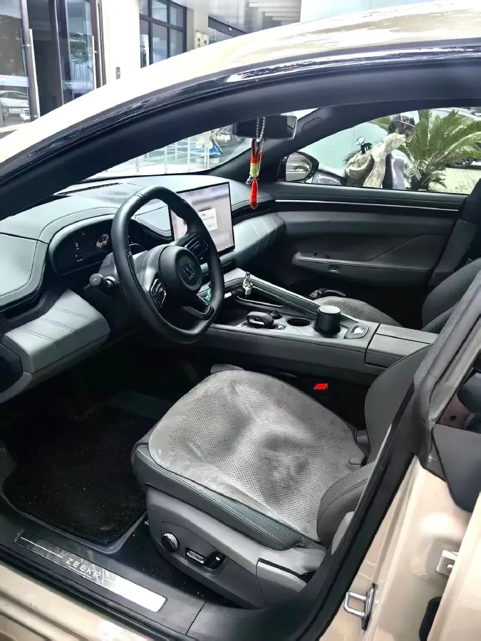 2025 Zeekr 001 BEV 95KWH,autocango,china used car exporter,china ev exporter,chinese used car exporter,chinese used ev exporter
