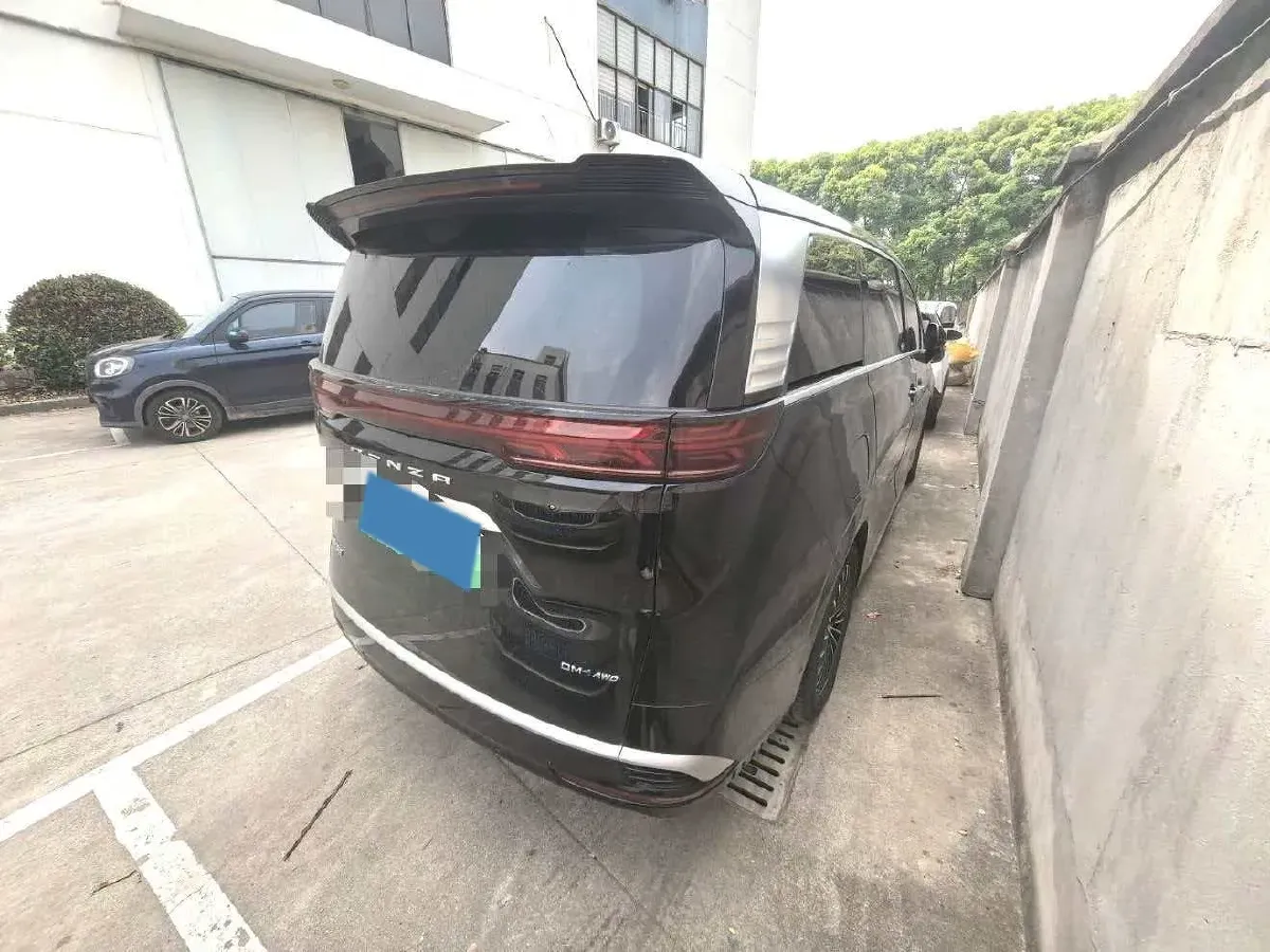 2024 Denza D9 1.5T 139HP L4 E-CVT PHEV 40KWH,autocango,china used car exporter,china ev exporter,chinese used car exporter,chinese used ev exporter